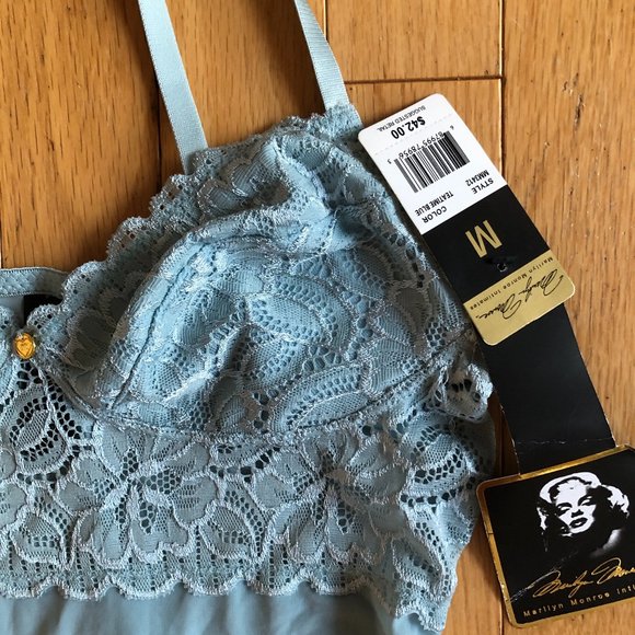 Brand New Marilyn Monroe Women's Camisole Blue Floral Stretch V-Neck Lace Top - Picture 6 of 7